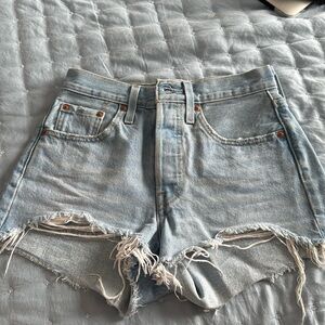 Levi’s shorts size 24